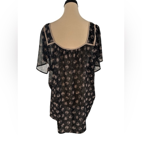 Torrid Elegant Black Floral Women's Top - Picture 5 of 8